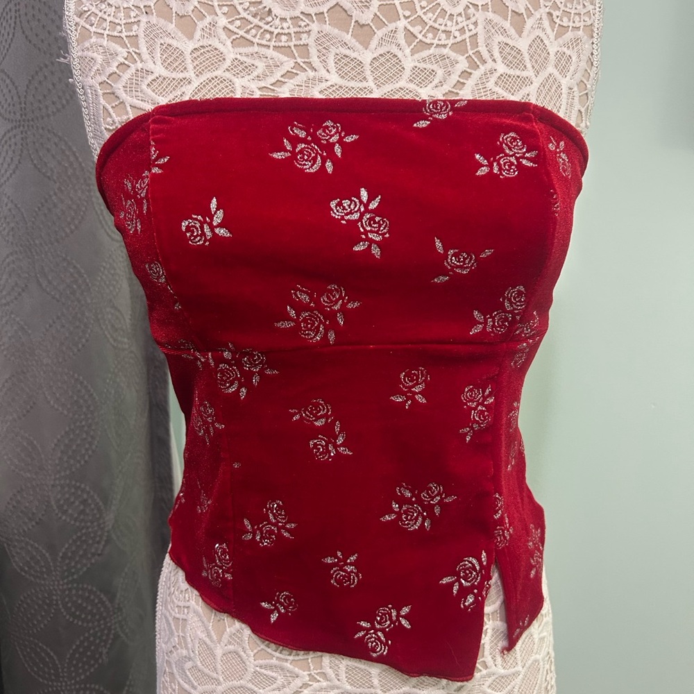 SHEIN Red Floral Crop Top